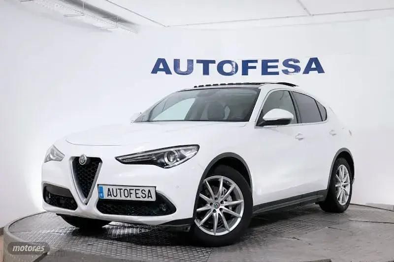Blanco Usado 2019 Alfa Romeo Stelvio Executive SUV | 20.750 € (Buen precio) - Imagen 1/4