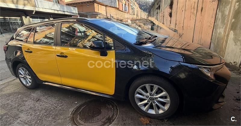 Usado Toyota Corolla Active 140 CV (102 kW) 2023 Negro Familiar