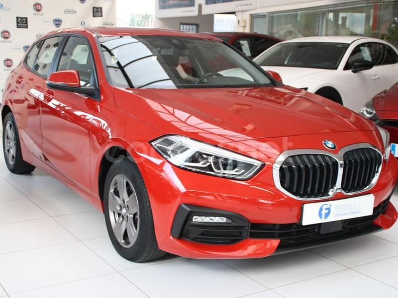 Rojo Usado 2023 BMW 118 Utilitario | 28.300 € (Un poco caro) - Imagen 1/4