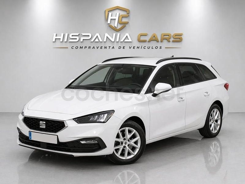 Usado Seat Leon Style 150 CV (110 kW) 2021 Blanco Familiar