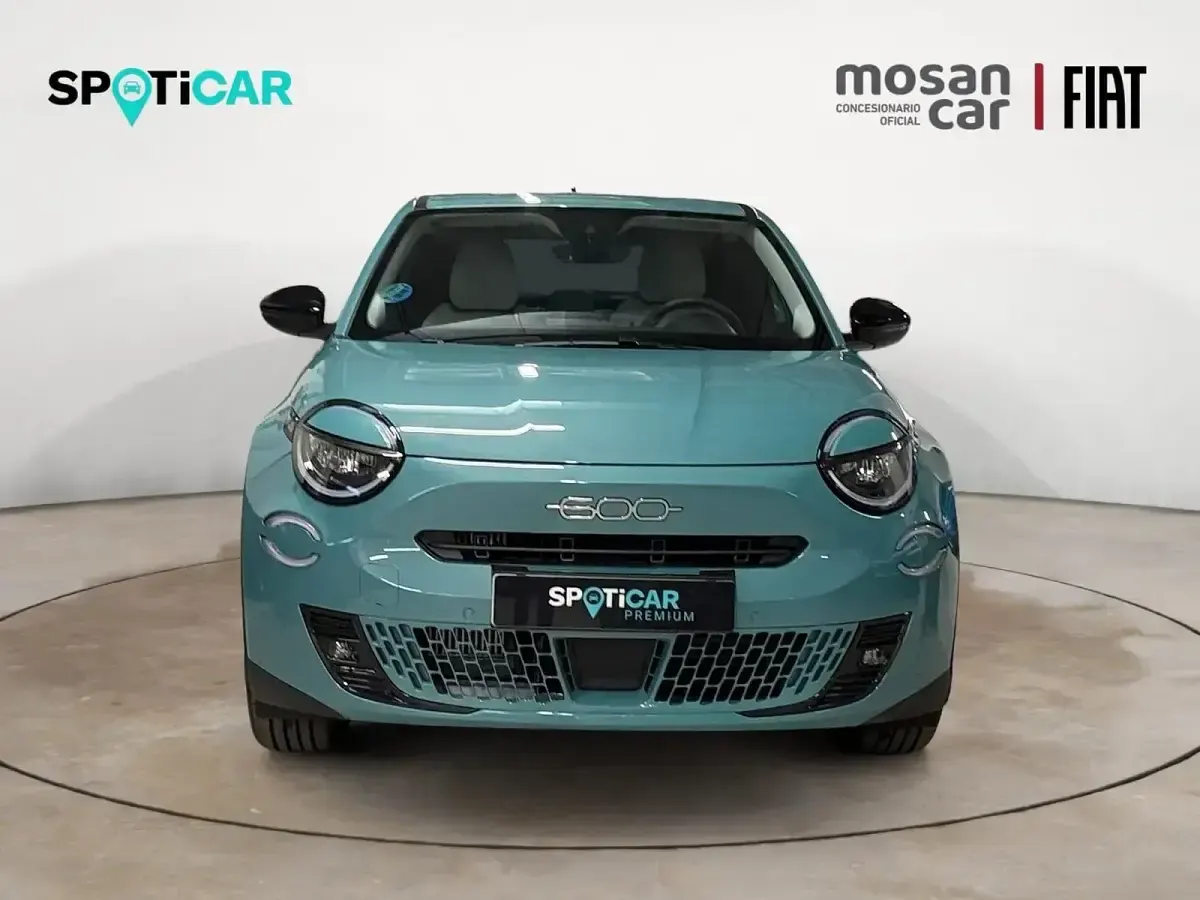 Usado Fiat 600 La Prima 110 CV (80 kW) 2025 Azul SUV