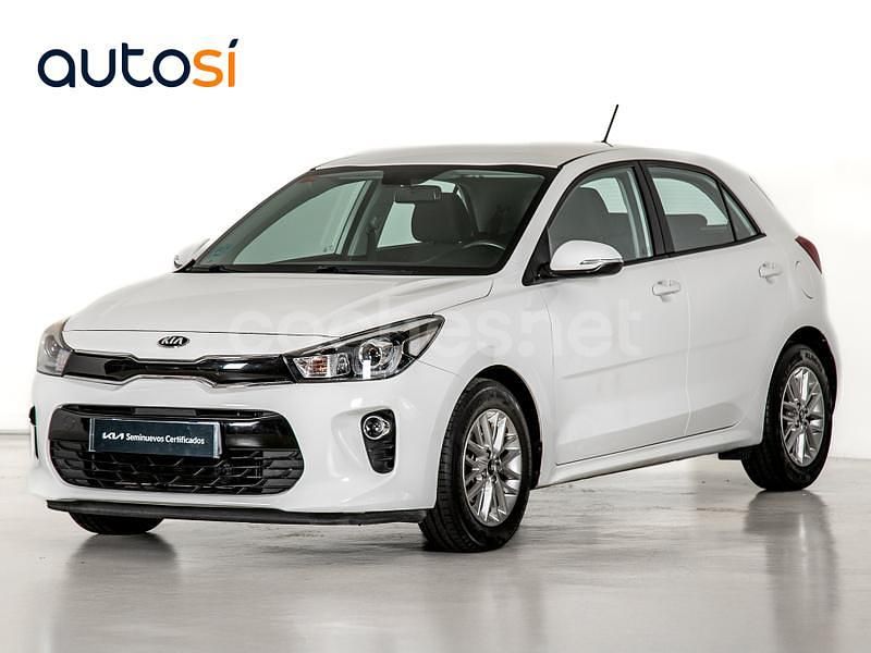 Blanco Usado 2017 Kia Rio Berlina | 10.900 € (Precio justo) - Imagen 1/4