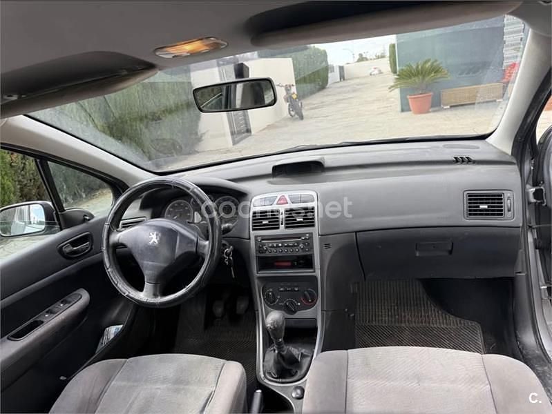 Usado Peugeot 307 110 CV (80 kW) 2002 Gris / plata Berlina