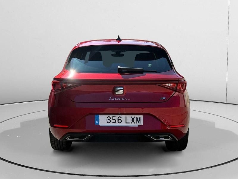 Usado Seat Leon FR 151 CV (111 kW) 2022 Negro Utilitario