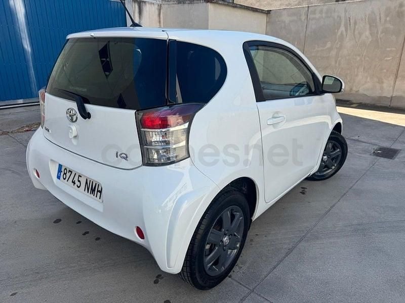 Usado Toyota iQ 68 CV (50 kW) 2009 Blanco Utilitario