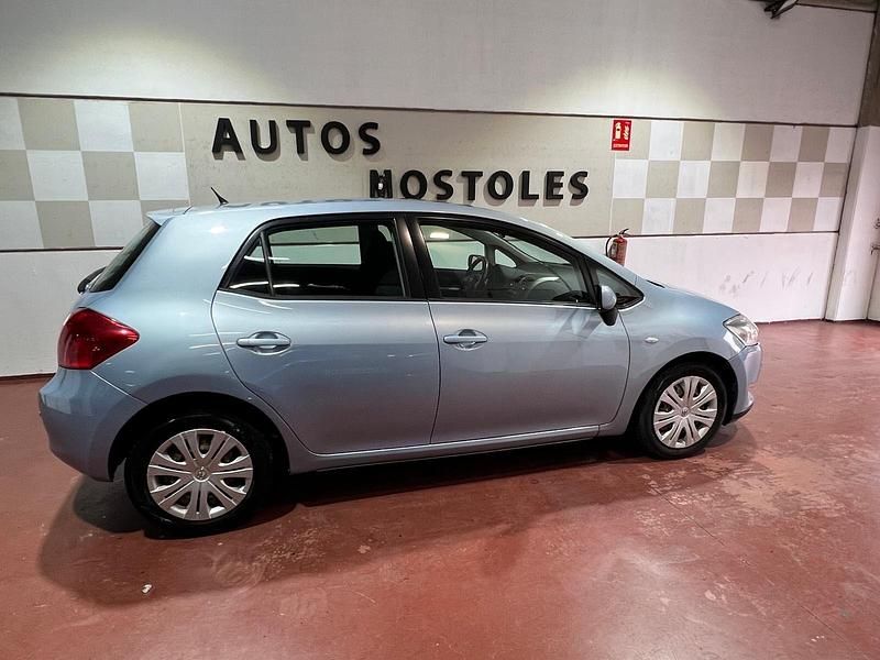 Usado Toyota Auris Luna 90 CV (66 kW) 2007 Gris Berlina