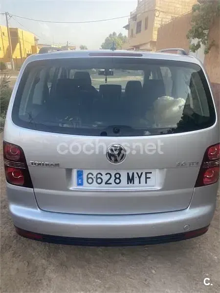 Usado VW Touran Advance 140 CV (102 kW) 2009 Gris / plata Monovolumen