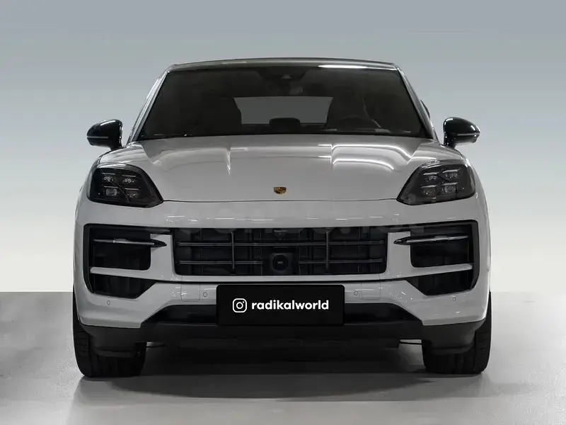 Usado Porsche Cayenne Black Edition 470 CV (345 kW) 2026 Gris / plata SUV