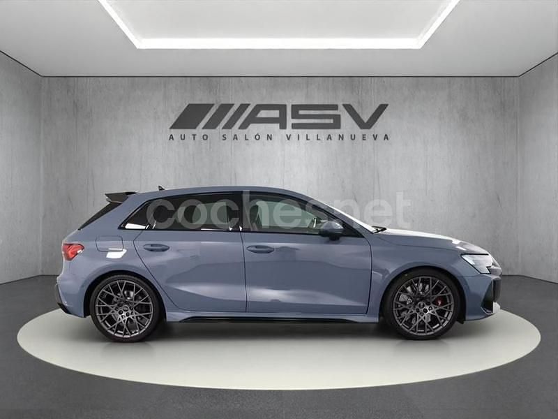 Usado Audi RS3 Premium 400 CV (294 kW) 2025 Gris / plata Berlina