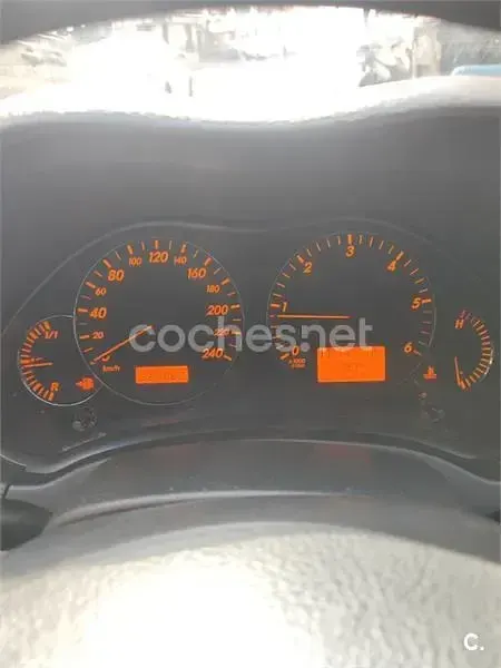 Usado Toyota Avensis Executive 116 CV (85 kW) 2006 Azul Berlina