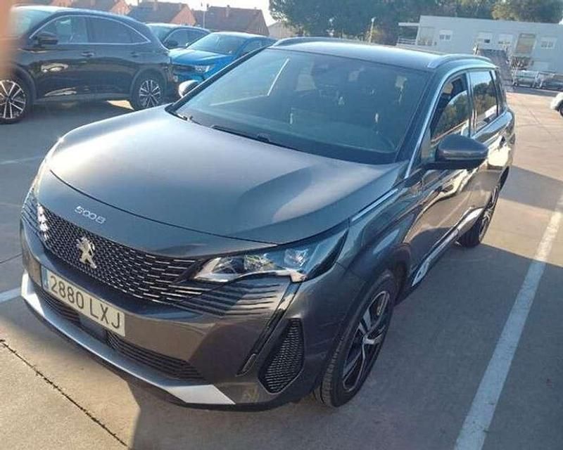 Usado Peugeot 5008 GT 131 CV (96 kW) 2022 Gris SUV