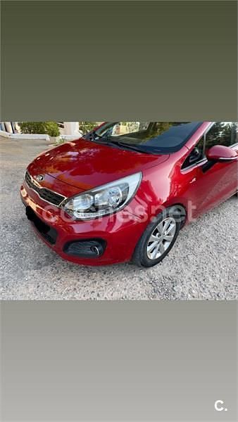 Rojo Usado 2015 Kia Rio Berlina | 8000 € (Buen precio) - Imagen 1/4