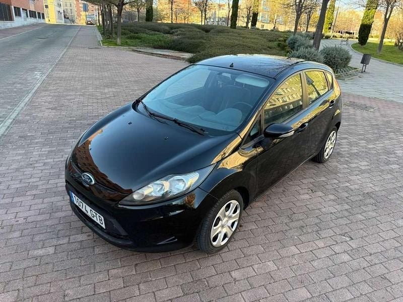 Usado Ford Fiesta Trend 69 CV (50 kW) 2010 Negro Utilitario
