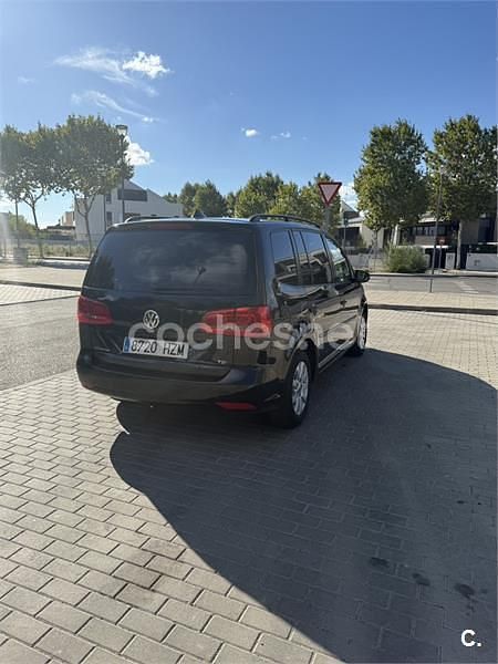 Usado VW Touran Advance 105 CV (77 kW) 2014 Negro Monovolumen
