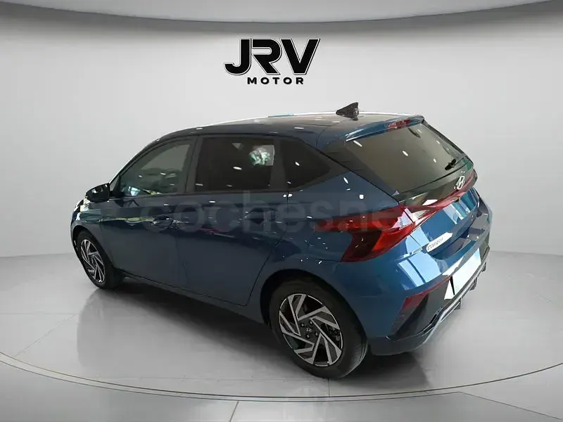 Nuevo Hyundai i20 100 CV (73 kW) 2025 Rojo Utilitario