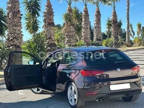 Usado Seat Leon FR 150 CV (110 kW) 2017 Granate Berlina