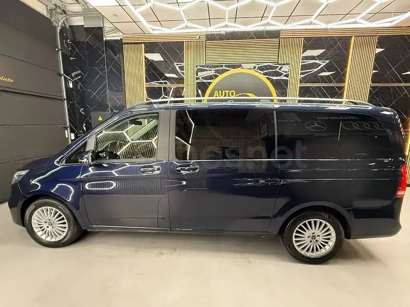 Usado Mercedes V220 Exclusive 163 CV (119 kW) 2020 Azul Monovolumen