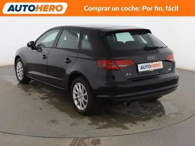 Käytetty Audi A3 Attraction 110 HP (80 kW) 2015 Musta Sedan