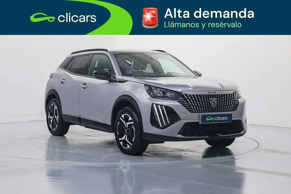 Usado Peugeot e-2008 Allure 114 kW (156 CV) 2025 Plateado SUV