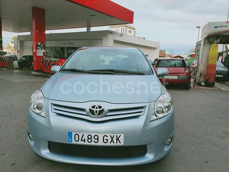 Usado Toyota Auris 90 CV (66 kW) 2010 Azul Berlina