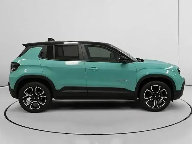 Usado Jeep Avenger Summit 100 CV (73 kW) 2023 Azul SUV