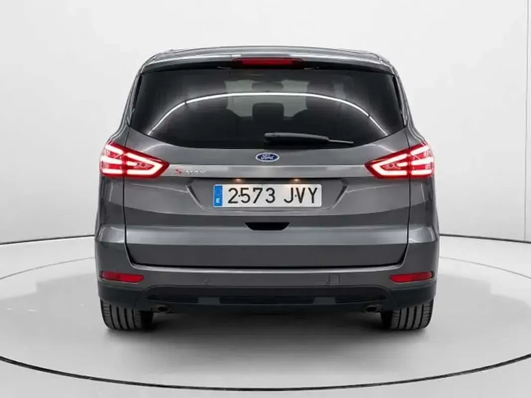 Usado Ford S-MAX Trend 120 CV (88 kW) 2016 Gris Monovolumen