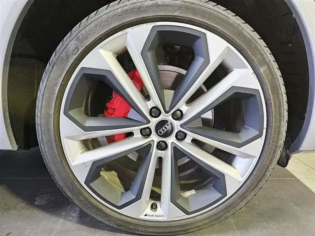 Usado Audi Q5 Sportback 204 CV (150 kW) 2022 Plateado SUV