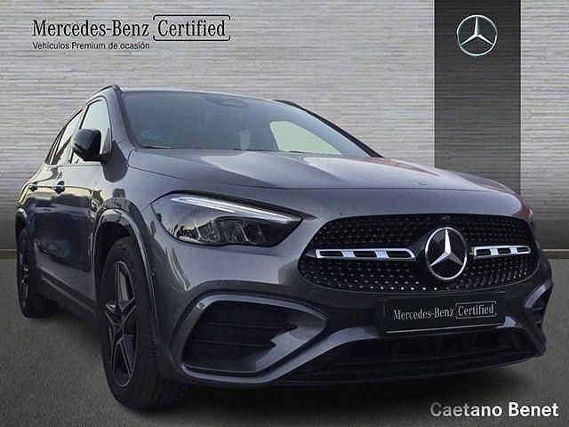 Usado Mercedes GLA200 AMG line 163 CV (119 kW) 2025 Gris montaña SUV