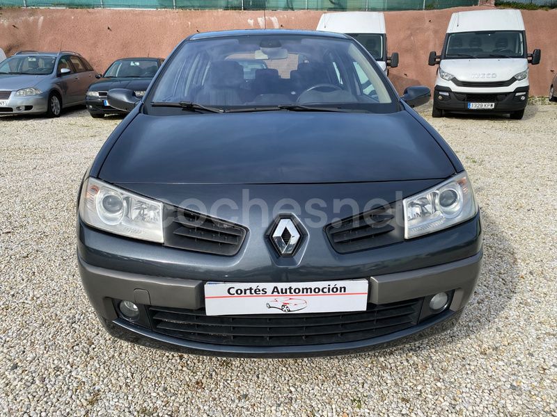 Usado Renault Mégane II Expression 130 CV (95 kW) 2007 Gris / plata Berlina