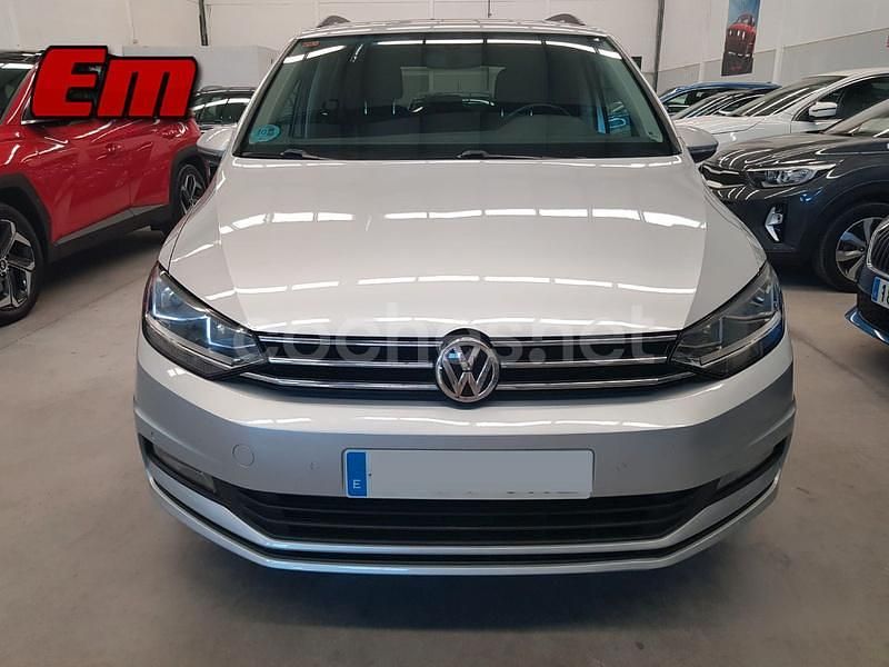 Usado VW Touran Advance 110 CV (80 kW) 2016 Gris / plata Monovolumen