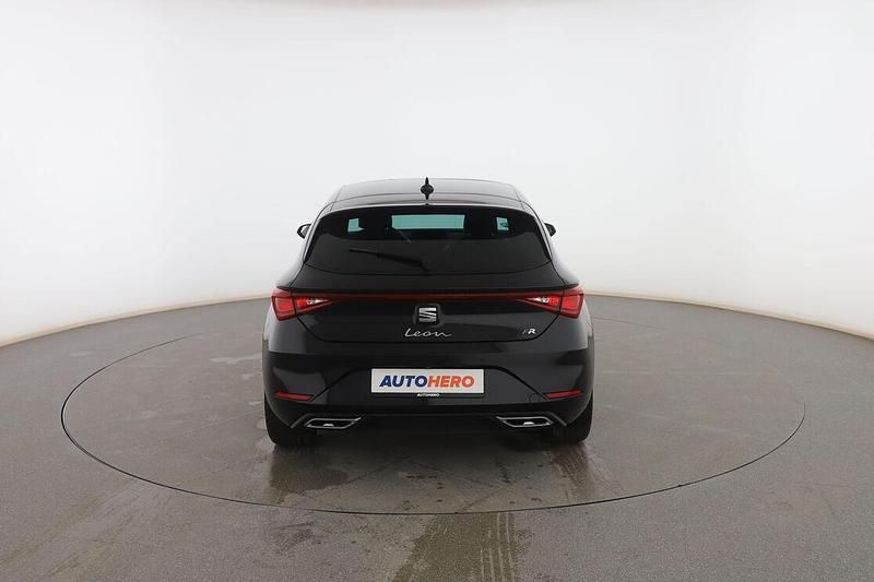 Usado Seat Leon FR 150 CV (110 kW) 2021 Negro Berlina