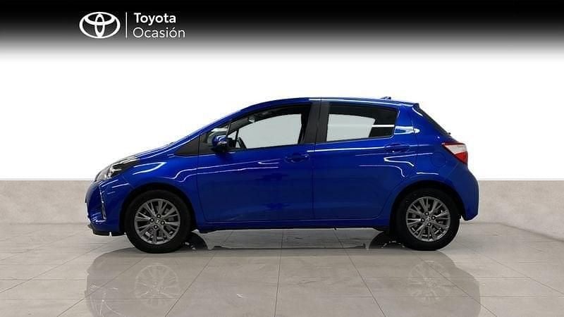 Usado Toyota Yaris Active 100 CV (73 kW) 2019 Azul
