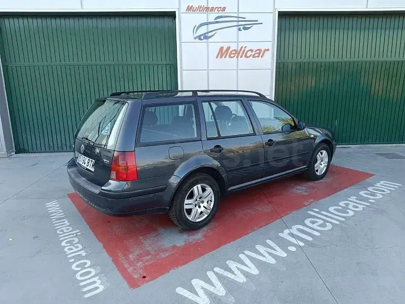 Usado VW Golf IV Conceptline 100 CV (73 kW) 2002 Gris / plata Familiar