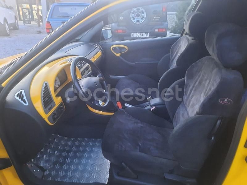 Usado Citroën Xsara 112 CV (82 kW) 1999 Amarillo Coupe