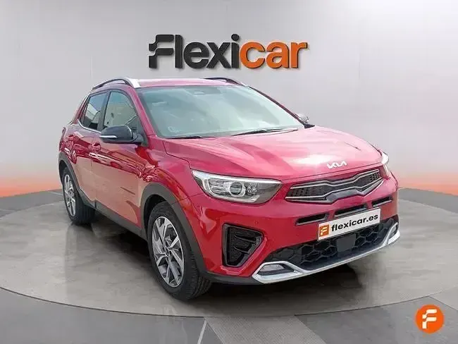Usado Kia Stonic 120 CV (88 kW) 2023 Rojo SUV