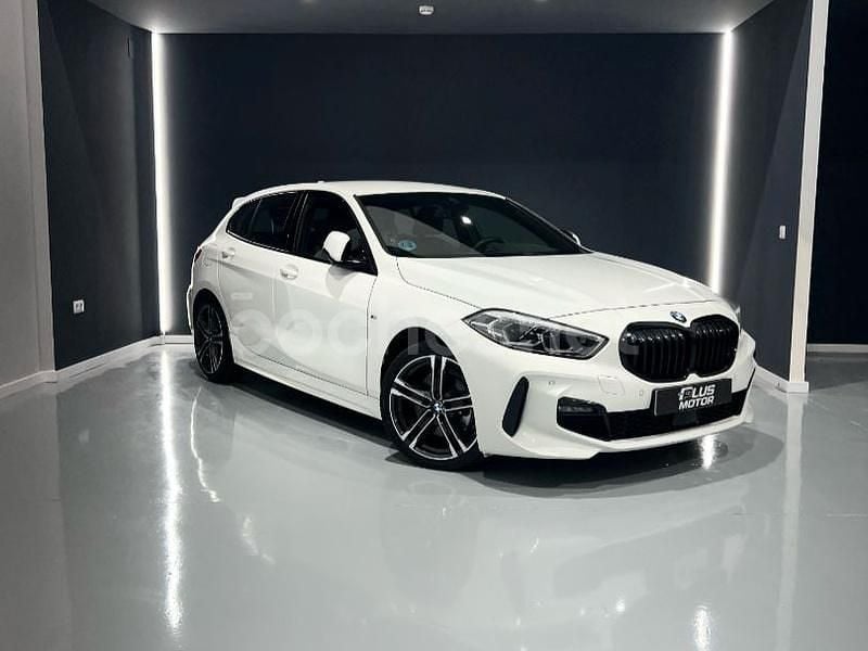 Blanco Usado 2024 BMW 118 Performance Utilitario | 29.200 € (Un poco caro) - Imagen 1/4
