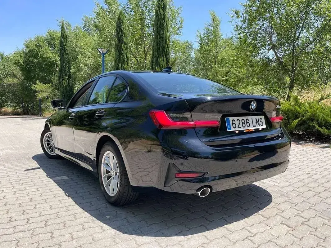 Usado BMW 318 150 CV (110 kW) 2021 Negro Berlina
