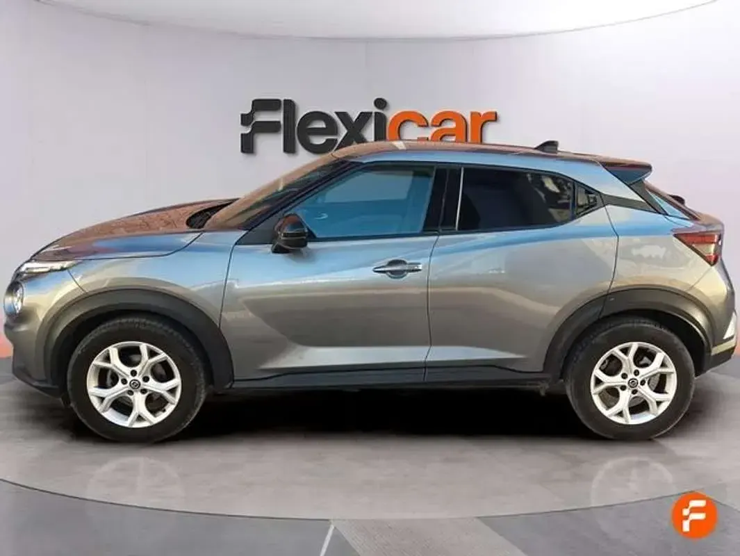 Usado Nissan Juke N-Connecta 114 CV (83 kW) 2022 Gris SUV