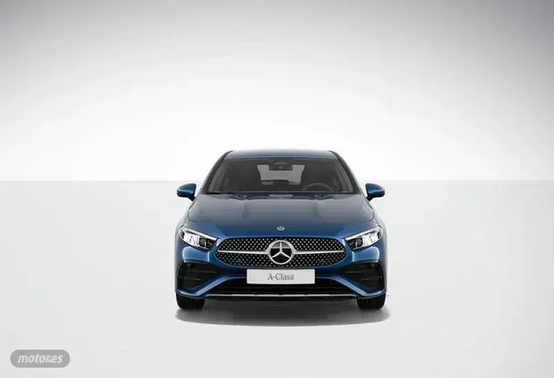 Usado Mercedes A180 116 CV (85 kW) 2024 Azul Berlina