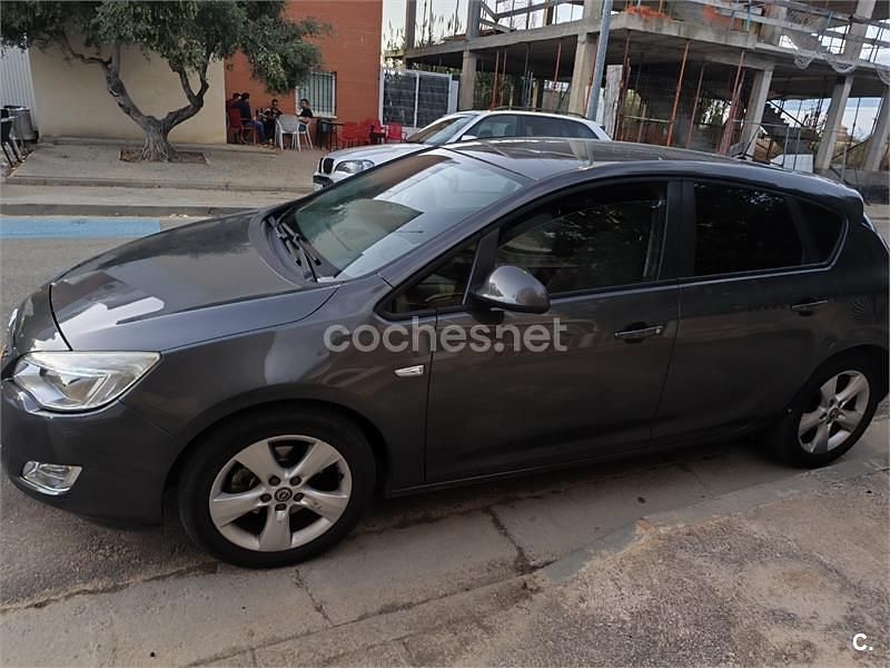 Azul Usado 2012 Opel Astra Cosmo Berlina | 5500 € (Buen precio) - Imagen 1/4