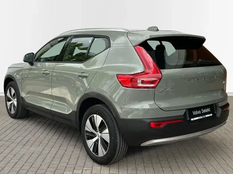 Usado Volvo XC40 Core 163 CV (119 kW) 2024 Verde SUV