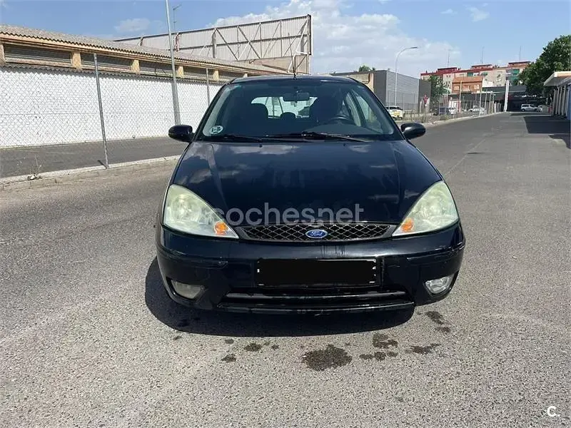 Usado Ford Focus Trend 100 CV (73 kW) 2004 Negro Berlina