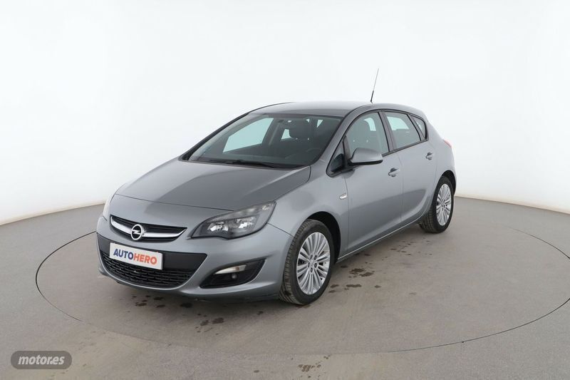 Gris Usado 2015 Opel Astra Selective Berlina | 9299 € - Imagen 1/3