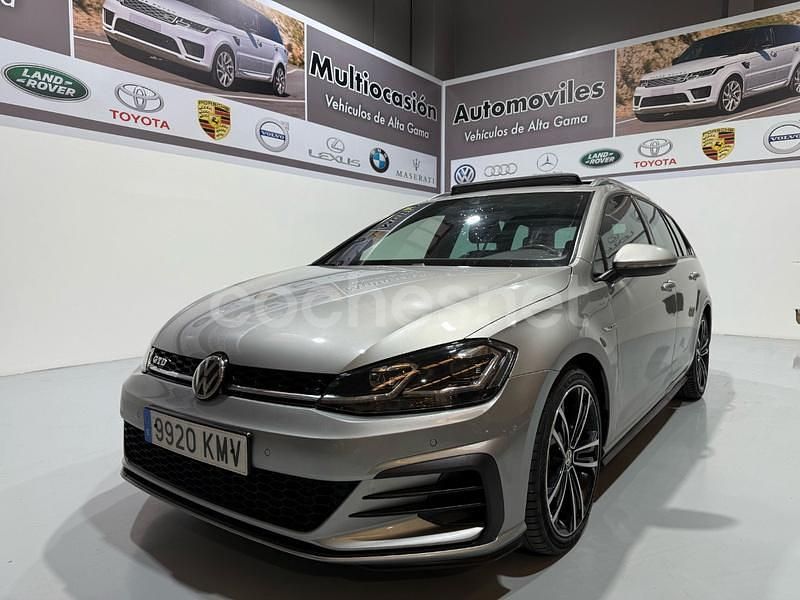 Gris / plata Usado 2018 VW Golf VII GTD Familiar | 12.990 € - Imagen 1/4