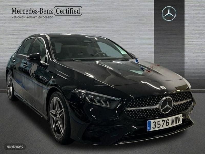 Usado Mercedes A180 AMG line 116 CV (85 kW) 2024 Negro