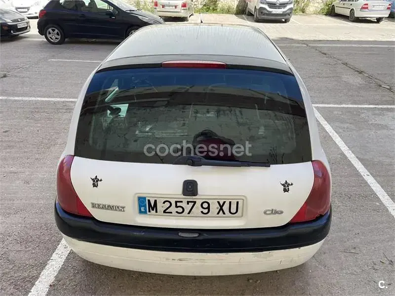 Usado Renault Clio 60 CV (44 kW) 1999 Blanco Berlina