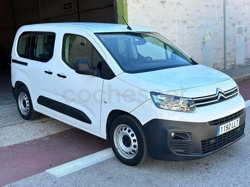 Usado Citroën e-Berlingo Live 102 CV (75 kW) 2021 Blanco Monovolumen