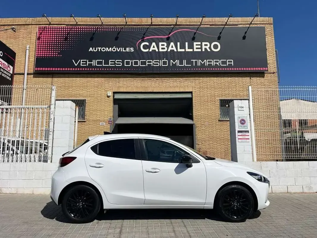 Usado Mazda 2 Homura-Line 90 CV (66 kW) 2022 Blanco Utilitario