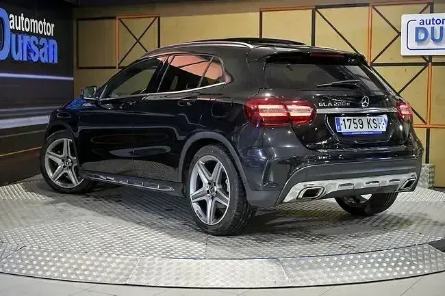 Usado Mercedes GLA220 178 CV (130 kW) 2018 Negro SUV