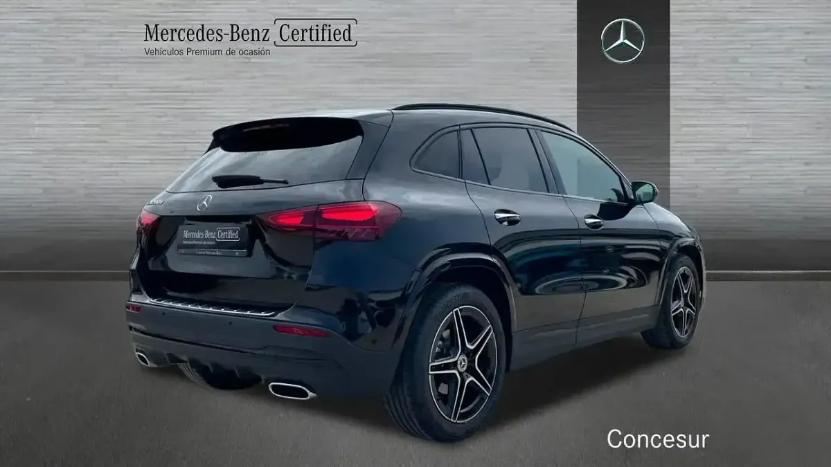 Usado Mercedes GLA200 150 CV (110 kW) 2025 Negro SUV